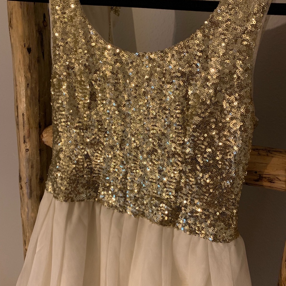 Formal Dress - Picture 2 of 5